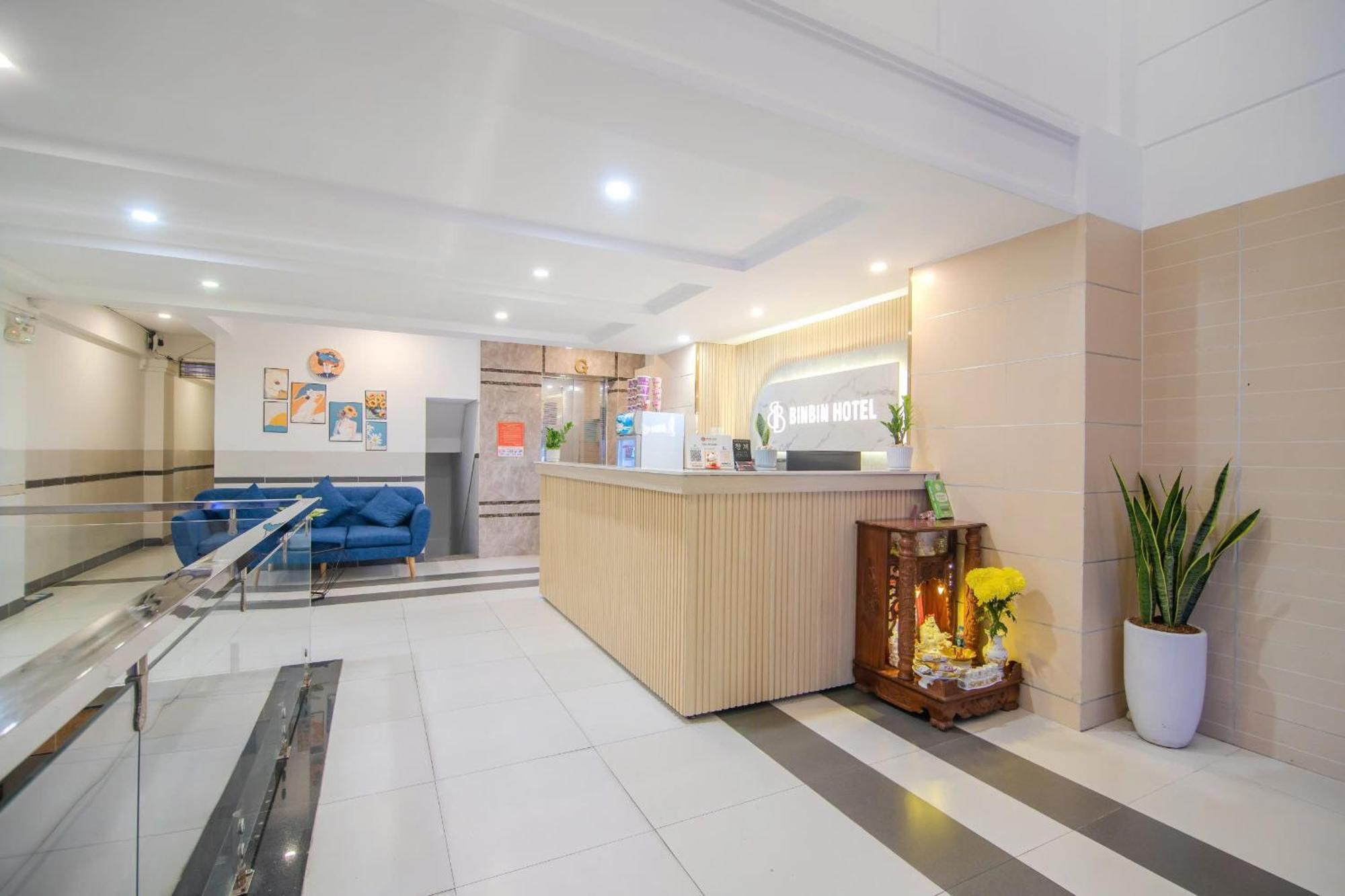 Bin Bin Hotel 5 - Near Lotte Mart D7 Ho Chi Minh City Exterior photo