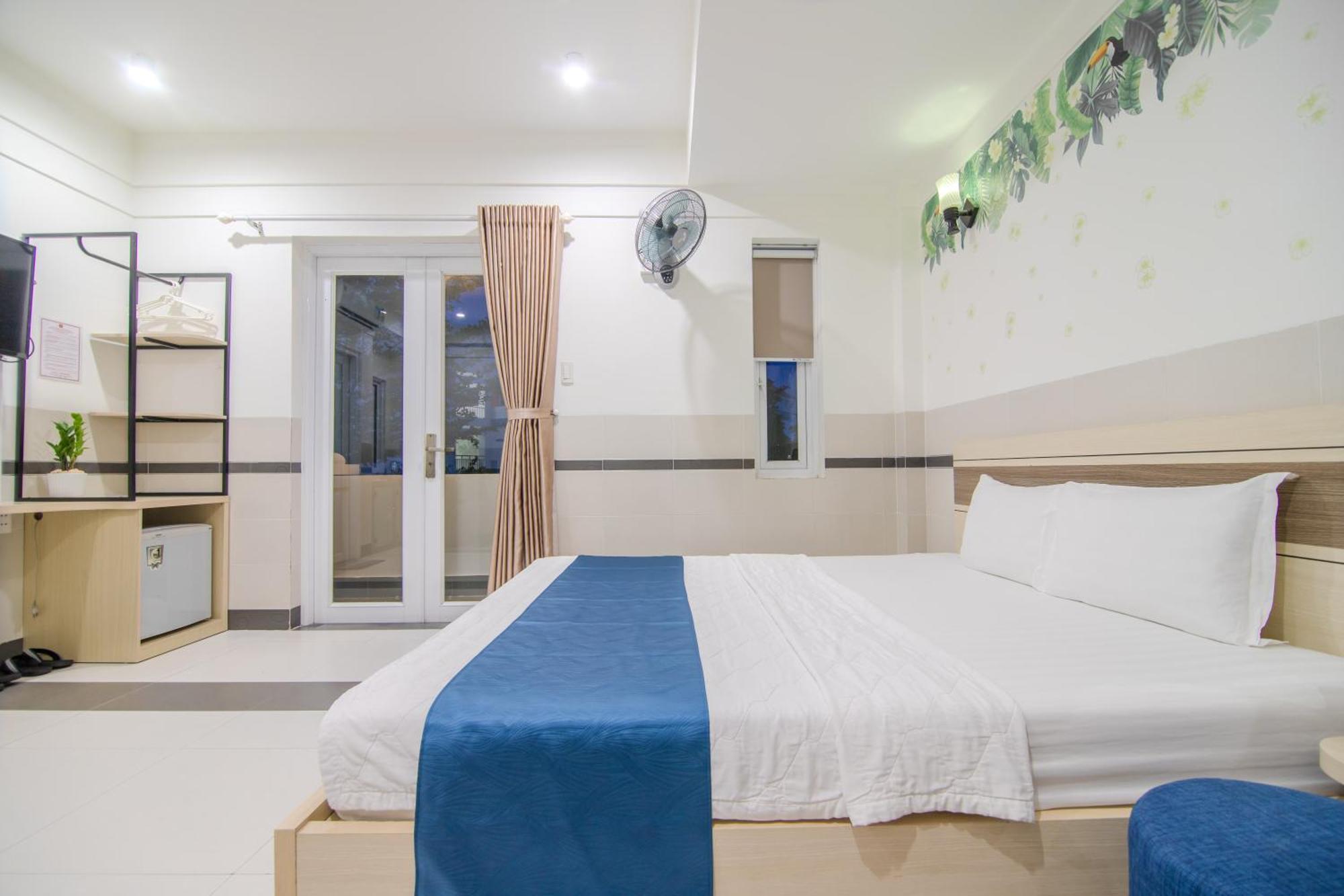 Bin Bin Hotel 5 - Near Lotte Mart D7 Ho Chi Minh City Exterior photo