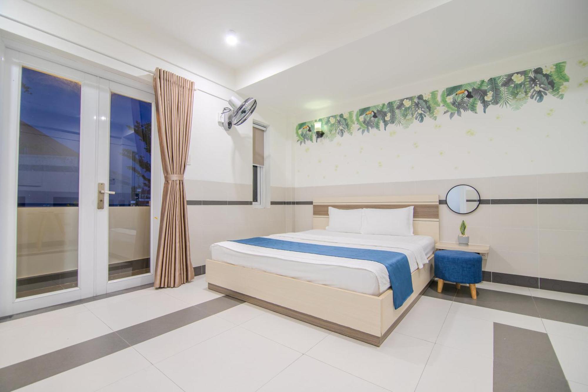 Bin Bin Hotel 5 - Near Lotte Mart D7 Ho Chi Minh City Exterior photo