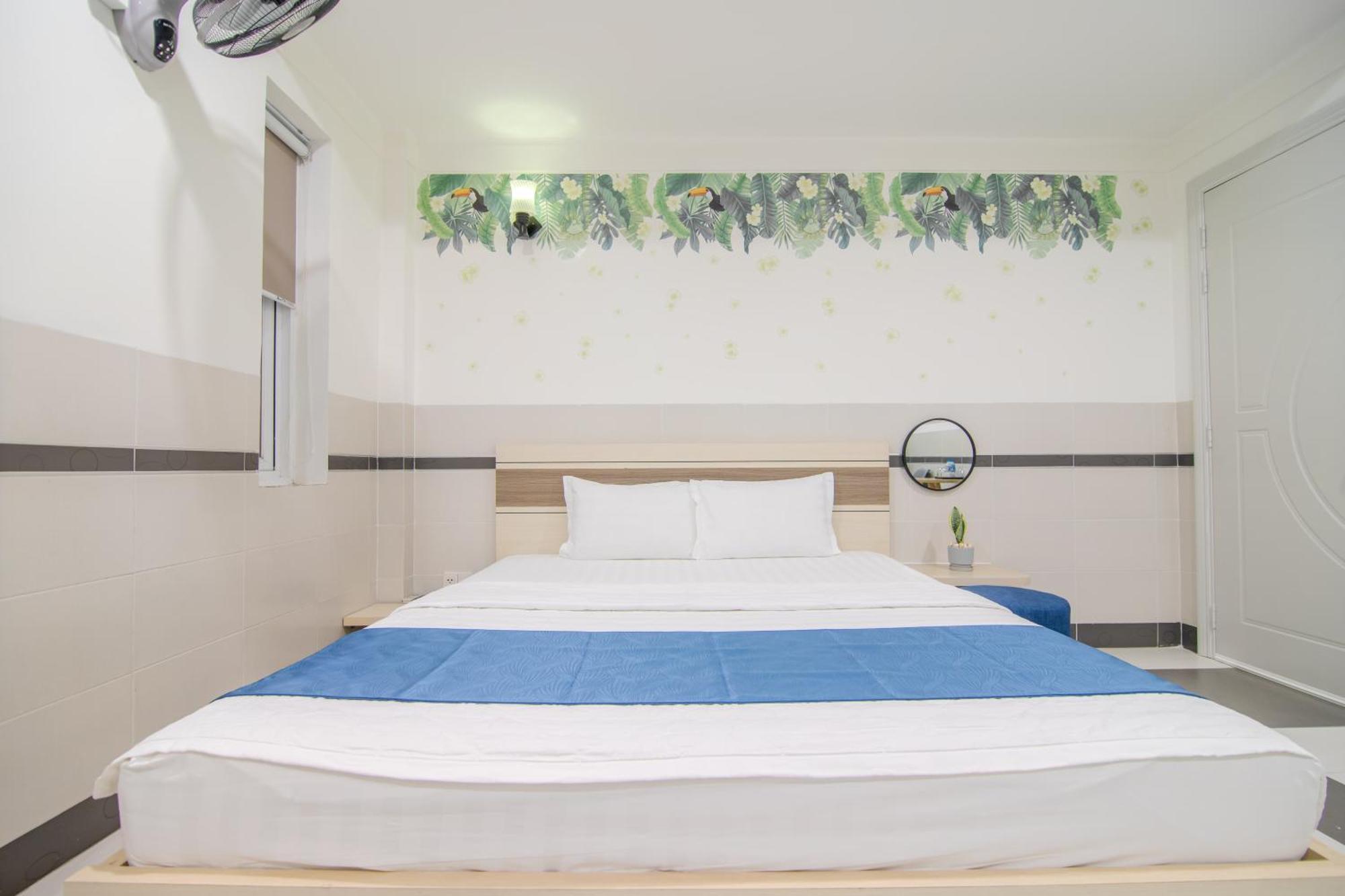 Bin Bin Hotel 5 - Near Lotte Mart D7 Ho Chi Minh City Exterior photo